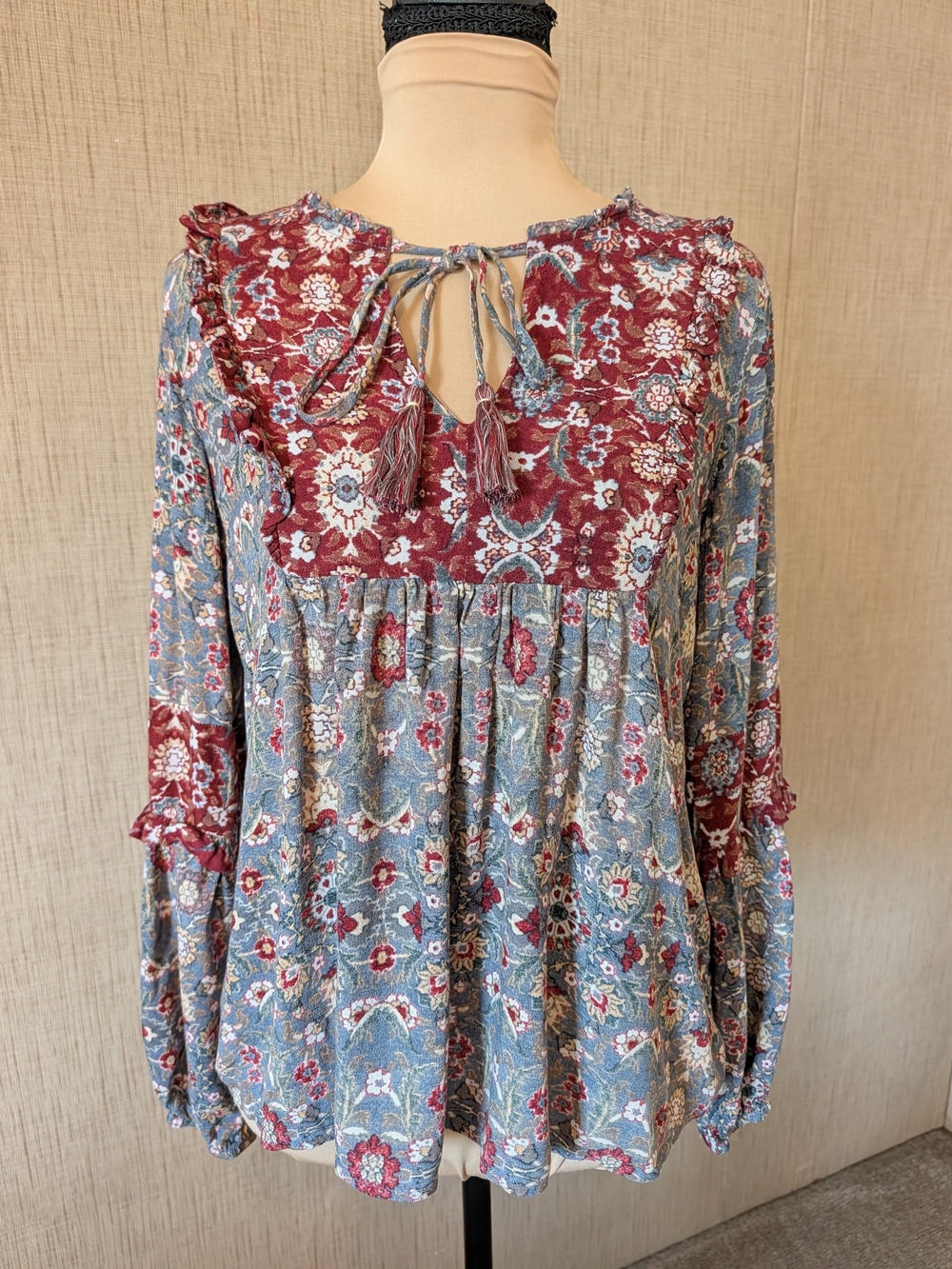 Knox Rose Blue & Burgundy Floral Tie-Neck Peasant Blouse